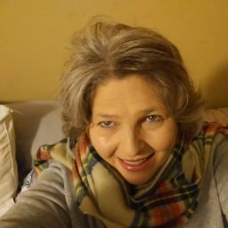 Lisa Perry Photo 27