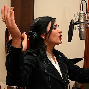 Michelle Gold Photo 26