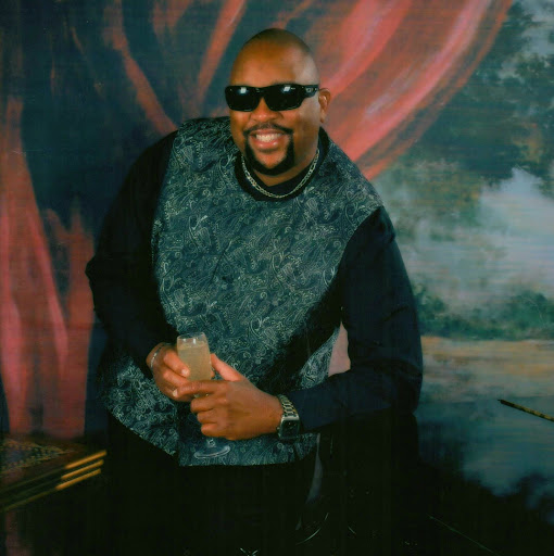 Timothy Elliott Photo 32
