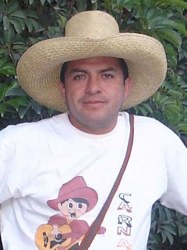 Angel Tafur Photo 10