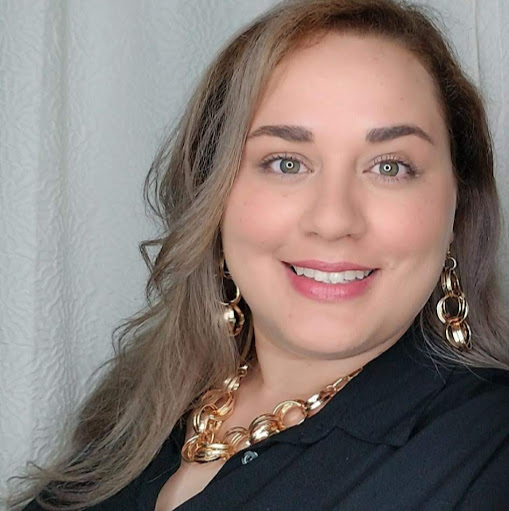 Elizabeth Torres Photo 25