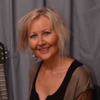 Suzanne Petersen Photo 16