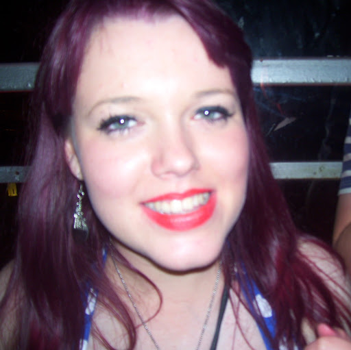 Robyn Woods Photo 32