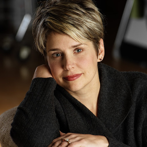 Julia Briggs Photo 7