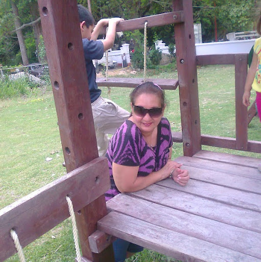 Connie Gonzalez Photo 13