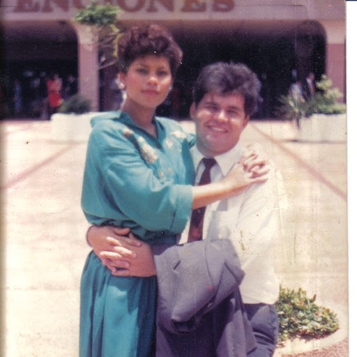 Janet Nieves Photo 9