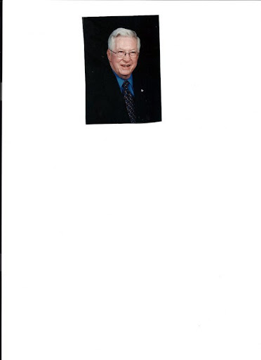 Robert Magee Photo 30