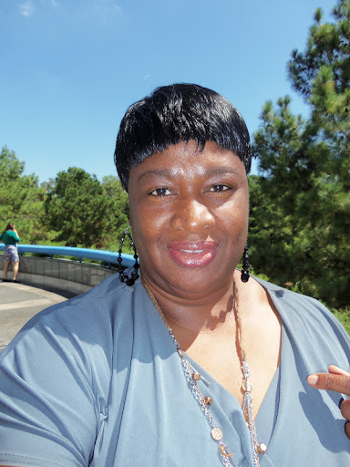 Betty Benjamin Photo 32