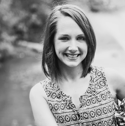Danielle Clements Photo 10