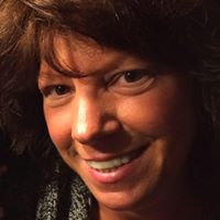 Julie Landis Photo 25