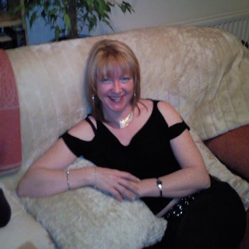 Lynda Wood Photo 23