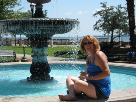 Beth Lowe Photo 9
