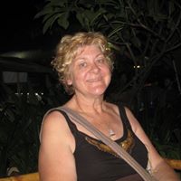Julie Plumb Photo 14