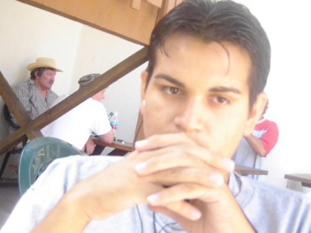 Ruben Flores Photo 3