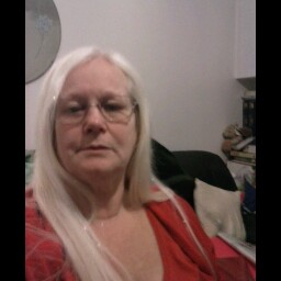 Lynne Rowe Photo 7