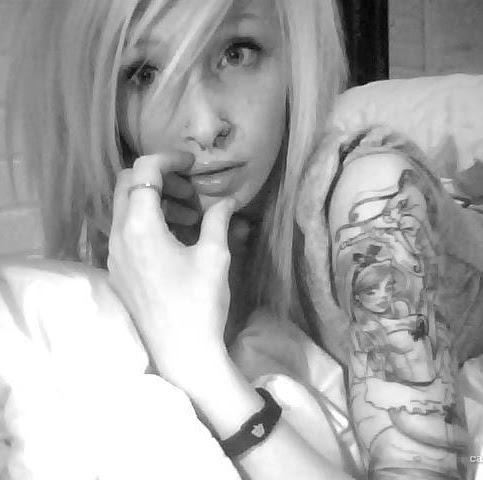 Lizzie Robinson Photo 5