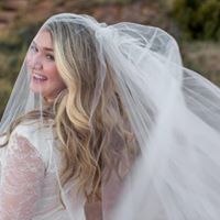 Elizabeth Hutson Photo 21