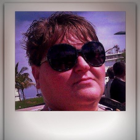 Sandra Case Photo 33