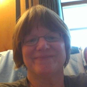 Julie Mueller Photo 18