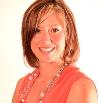 Rebecca Lloyd Photo 48
