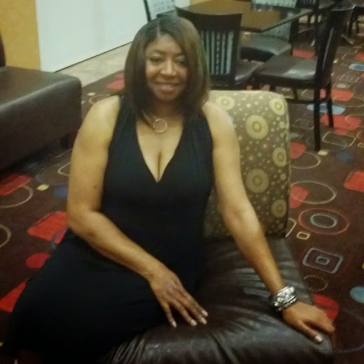 Constance Summers Photo 4