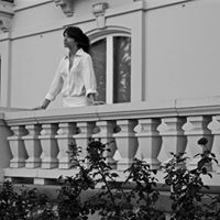 Laura Milano Photo 12