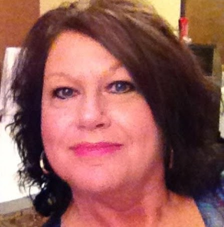 Linda Parsons Photo 32