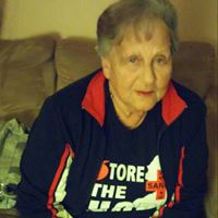 Vicki Strong Photo 28