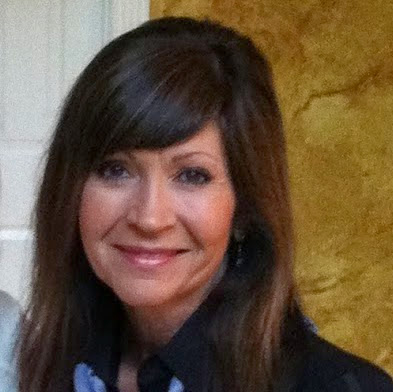 Annette Elliott Photo 33