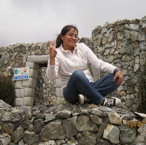 Elizabeth Sarmiento Photo 14