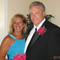Lisa Reynolds Photo 38