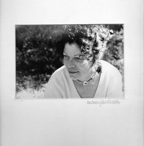 Karen Roche Photo 15