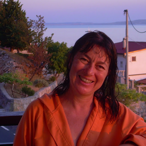 Claudia Scott Photo 28