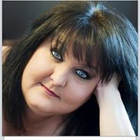 Renee Howell Photo 18