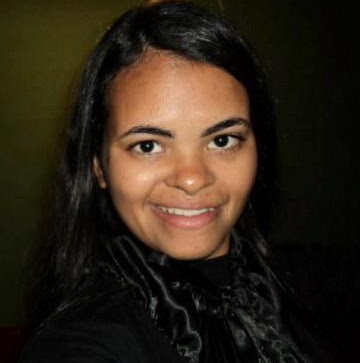 Erica Fonseca Photo 27