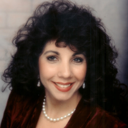 Christine Thomas Photo 13