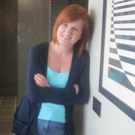 Diane Roberts Photo 28