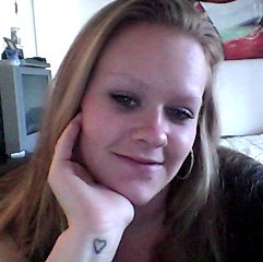 Laura Chester Photo 37