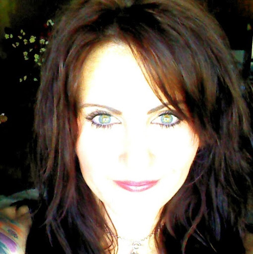 Caroline Gibson Photo 37