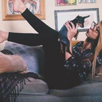 Elise Gray Photo 7
