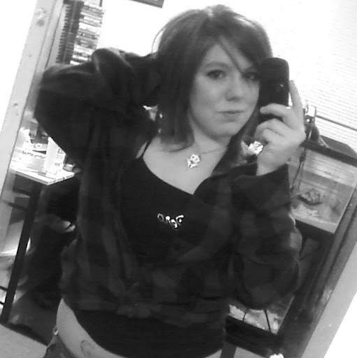 Samantha Field Photo 13