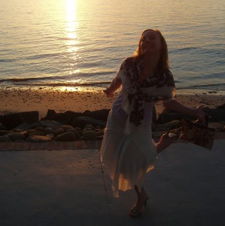 Eleanor Collins Photo 7