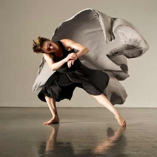 Ellen Oliver Photo 15
