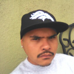 Robert Flores Photo 17