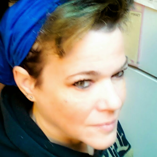 Michelle Hamilton Photo 26
