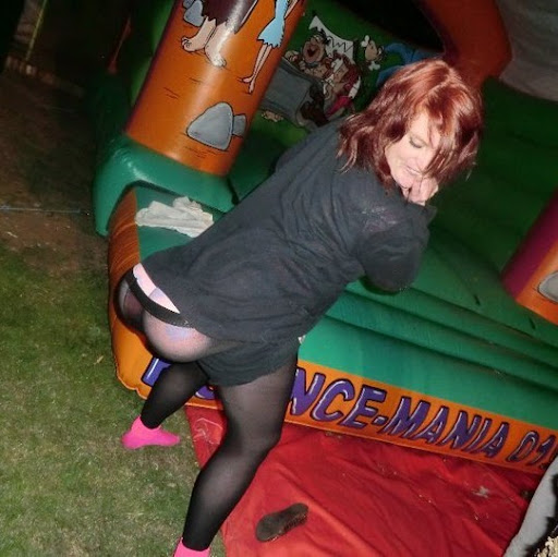 Sara Russell Photo 7