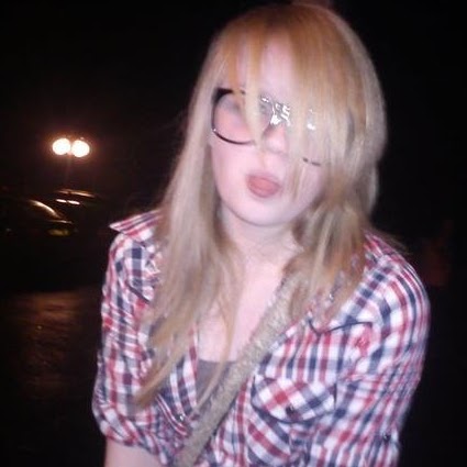 Molly Richardson Photo 19