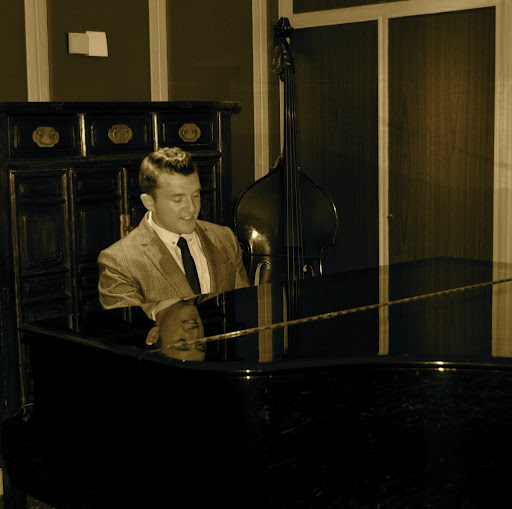 Danny Rhodes Photo 38