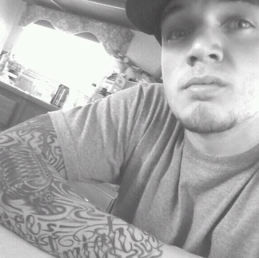 Justin Carlson Photo 12