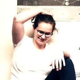 Caitlin Bell Photo 27